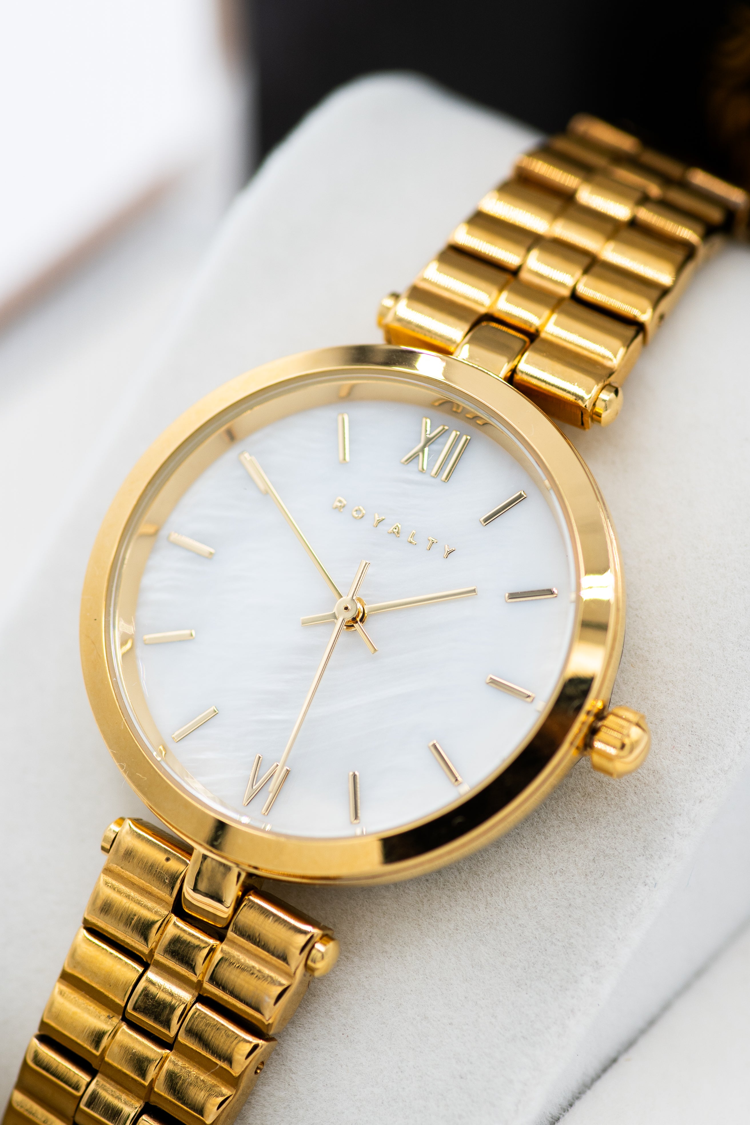 LEONIE GOLD ROYALTY WATCH